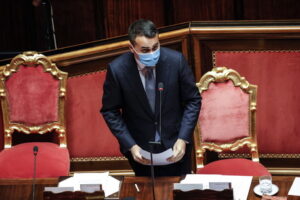 Di Maio, 500mila vaccinazioni al giorno, promessa mantenuta