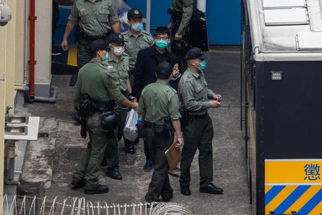 Hong Kong: Wong si dichiara colpevole su veglia Tienanmen