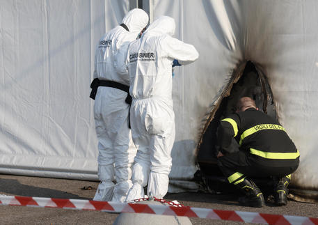 Arrestati attentatori hub vaccini Brescia, sono due no vax