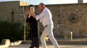 Checco Zalone balla con il premio Oscar Helen Mirren:«La Vacinada»
