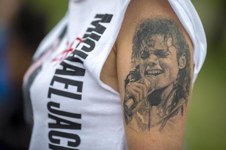 Michael Jackson, tribunale fiscale Usa riduce tasse agli eredi