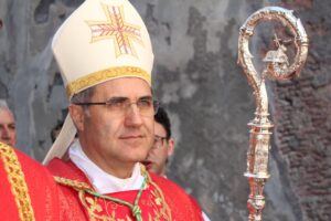 Monsignor Lorefice positivo al Covid