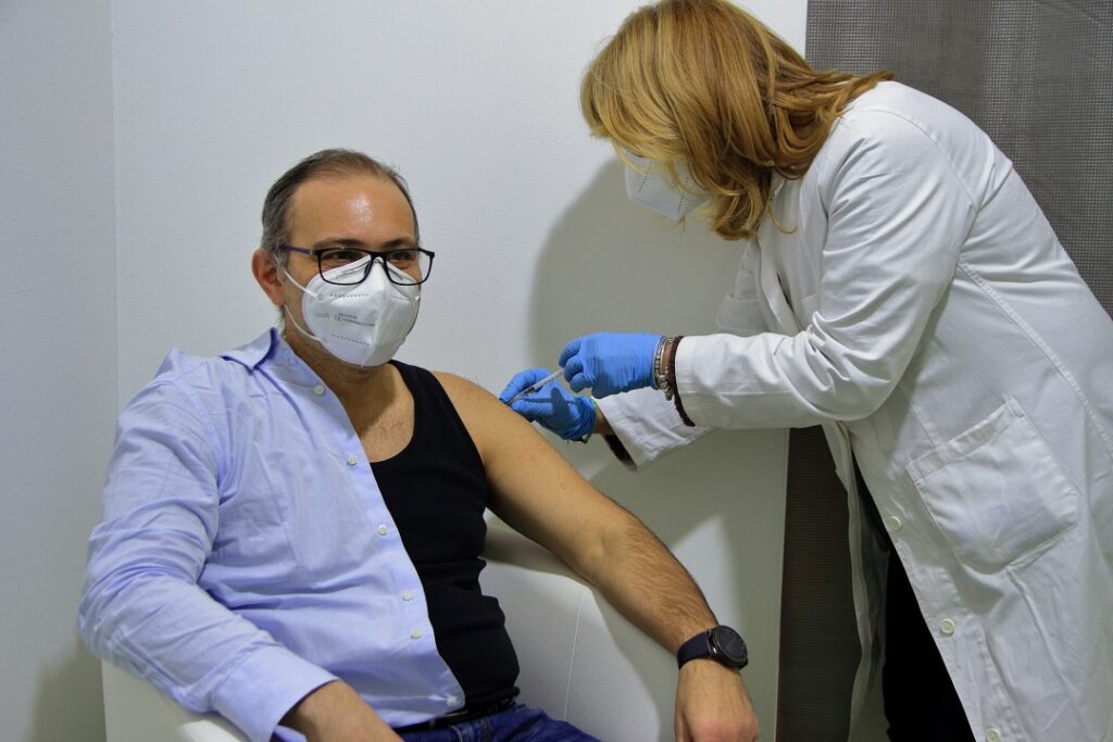 Anche a Ragusa al via prenotazioni vaccini per classe 1971