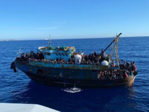 Nuova ondata di sbarchi a Lampedusa, oltre 1