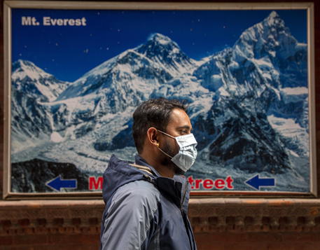 Covid: allarme sull’Everest, Cina rafforza misure sicurezza