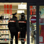 Suocero e genero positivi, a fare la spesa al supermercato: denunciati