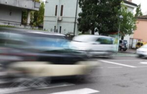 Donna investita e uccisa da un'auto