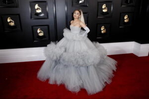 Ariana Grande sposa in casa con fidanzato agente immobiliare