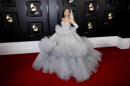 Ariana Grande sposa in casa con fidanzato agente immobiliare