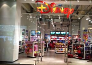 Chiudono anche in Sicilia i Disney Store