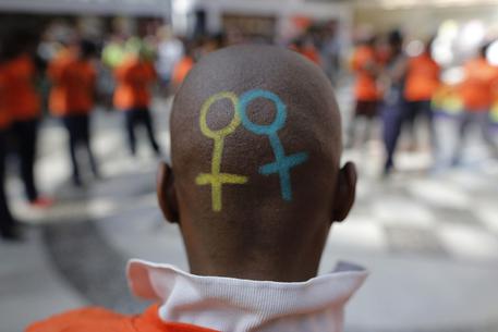 Senegal: centinaia in corteo per criminalizzare omosessuali