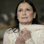 Ore di ansia per la signora della danza italiana, aveva nascosto finora le sue condizioni