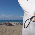 Vaccini Covid, campagna a rischio stop durante le vacanze