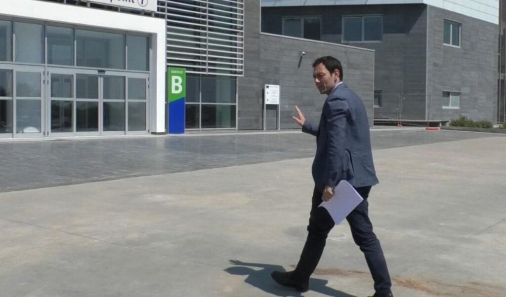 Razza non torna pi&ugrave;: telenovela a Palazzo d'Orleans