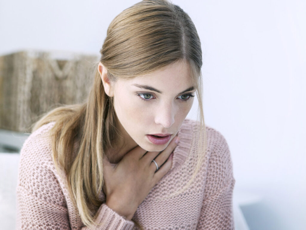 Covid, i sintomi in chi si è contagiato dopo il vaccino