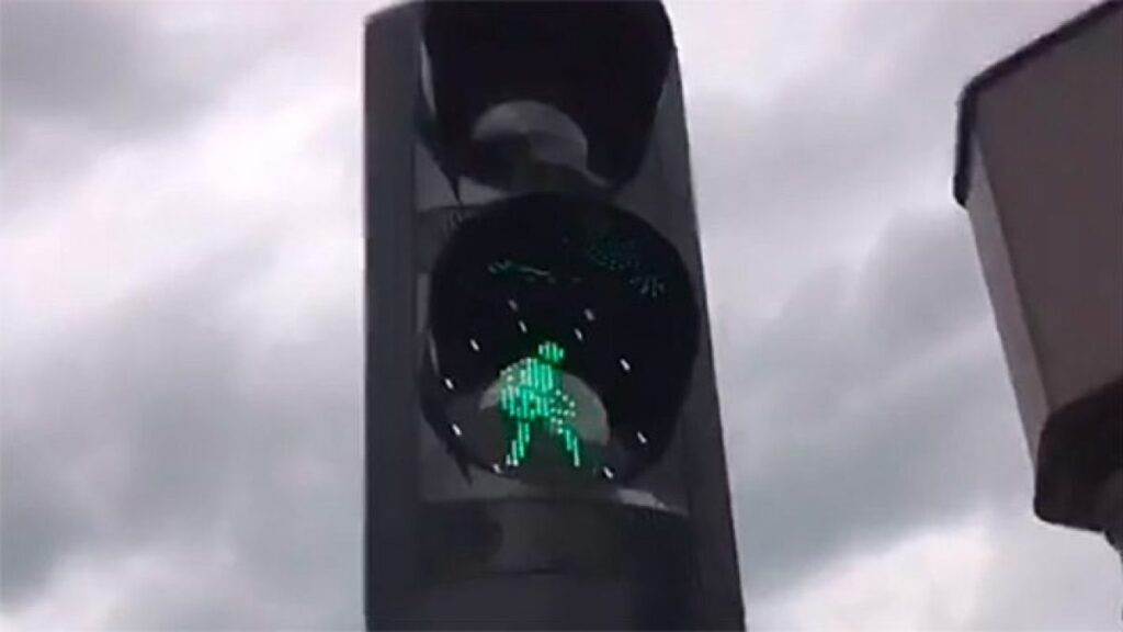 Rotterdam: scatta il semaforo, partono i Maneskin VIDEO