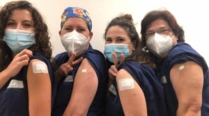 Vaccini, da giovedì in Sicilia le prenotazioni per gli over 16
