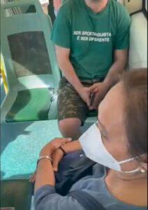 Un "subumano" entra sull’autobus: ma non dovevamo uscirne migliori? VIDEO