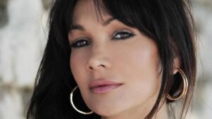 Luisa Corna annuncia le sue nozze con il suo Stefano di 15 anni più giovane