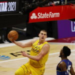 Nba, il serbo Jokic di Denver miglior giocatore della stagione