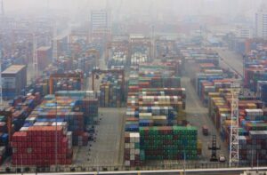 Ingorgo nei porti cinesi minaccia per commercio globale