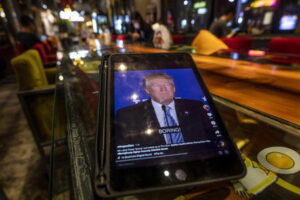 Usa: Trump chiese ad Apple i dati di alcuni democratici