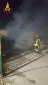 A fuoco un'auto a Santa Maria del Focallo