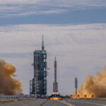 Spazio, partiti i 3 astronauti cinesi per il modulo Tianhe