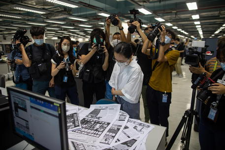 Hong Kong: legge sicurezza, accusati 2 dirigenti Apple Daily