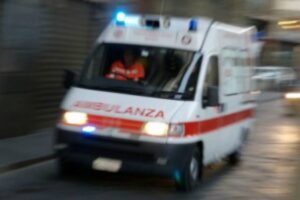 Auto contro scooter a Pozzallo, ferito 17enne