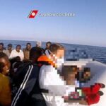 Migranti: presunto scafista fermato per sbarco ad Augusta