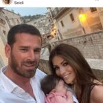 Alessia Ventura in vacanza a Scicli con la famiglia