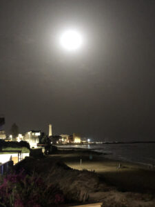 Superluna a Punta Secca, ma lo spettacolo è dentro di noi