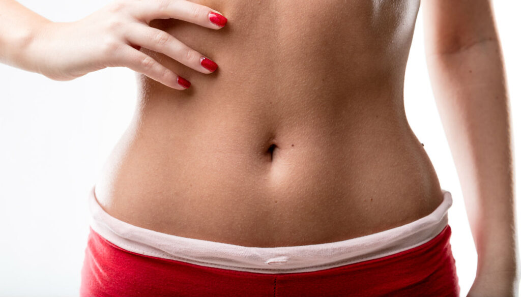 Pancia piatta: i rimedi naturali per ridurre il gonfiore addominale