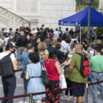 CarrÃ : lunga fila e commozione alla camera ardente