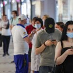 Gli anticorpi iniziano a diminuire dopo 6 mesi, si va verso un richiamo l’anno
