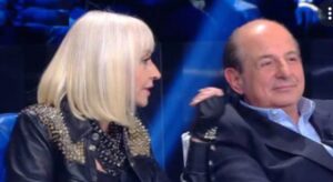 L’agente di Raffaella Carrà attacca Magalli e fa i nomi dei veri amici