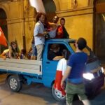 Un momento della parata notturna per le vie di Scicli, fotografata da un nostro lettore
