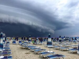 L’ombra della variante Delta sulle vacanze 2021
