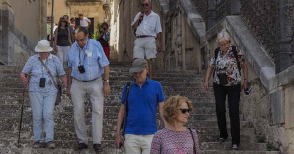 Paura del contagio, e di vivere una vacanza a met&agrave;: la mazzata finale sul settore