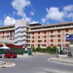 65enne al Maggiore per un'ernia, le perforano l'intestino e muore