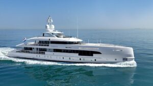 Lo yacht Home ha lasciato Siracusa