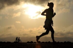 La camminata dopo i 50 anni per contrastare metabolismo lento