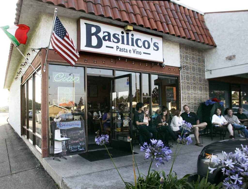 Basilic&ograve;s, il ristorante che vieta l'ingresso ai clienti vaccinati