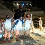 A Teatro Greco di Siracusa Le Nuvole, sobrie ed eleganti
