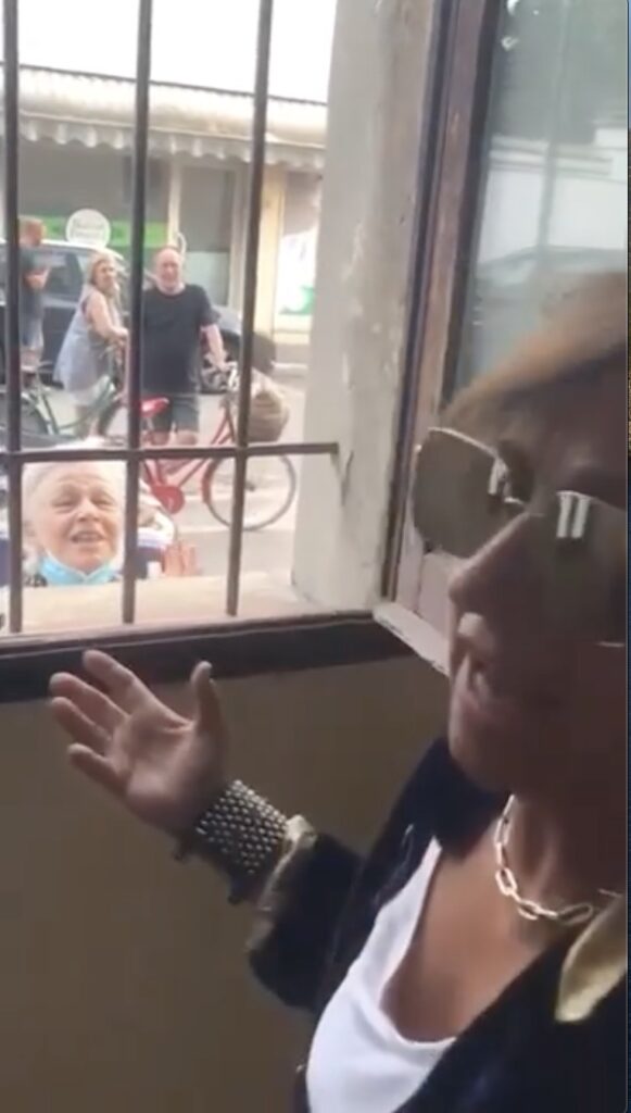 Dal rock al liscio con Gianna Nannini &egrave; un attimo