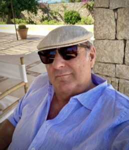 Compleanno per Gerry Scotti con regalo speciale: un albero