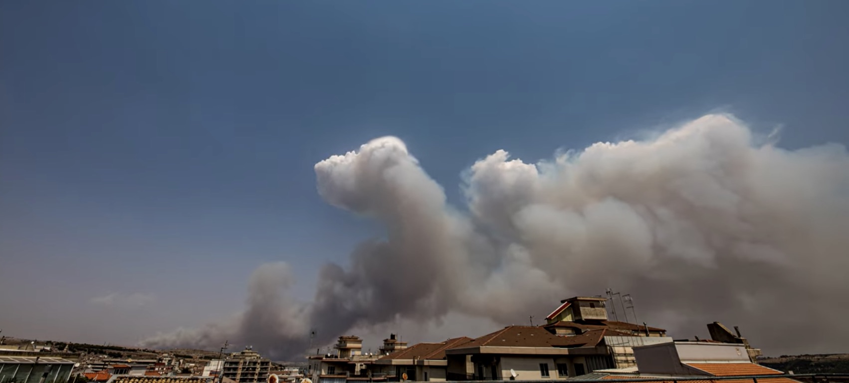 Il pauroso incendio a Calaforno in VIDEO timelapse