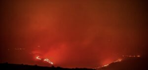 Le terribili immagini dell'incendio di Calaforno in un VIDEO timelapse