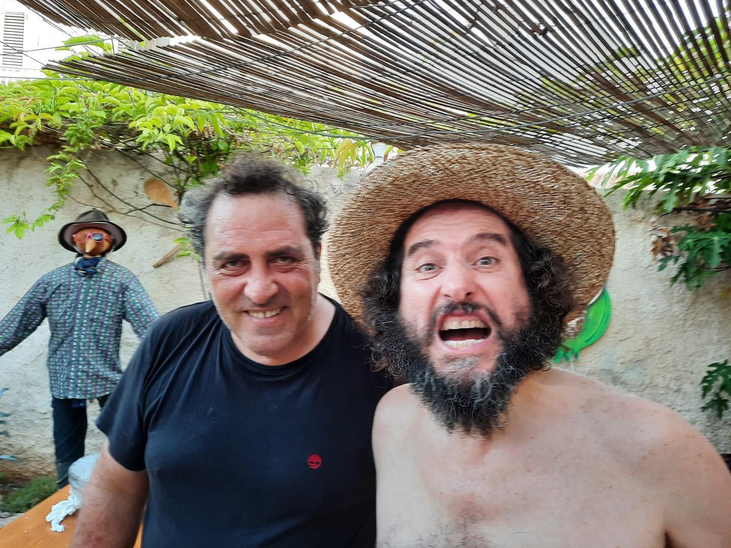 Vinicio Capossela, bagno a Micenci, cena da Caro Melo